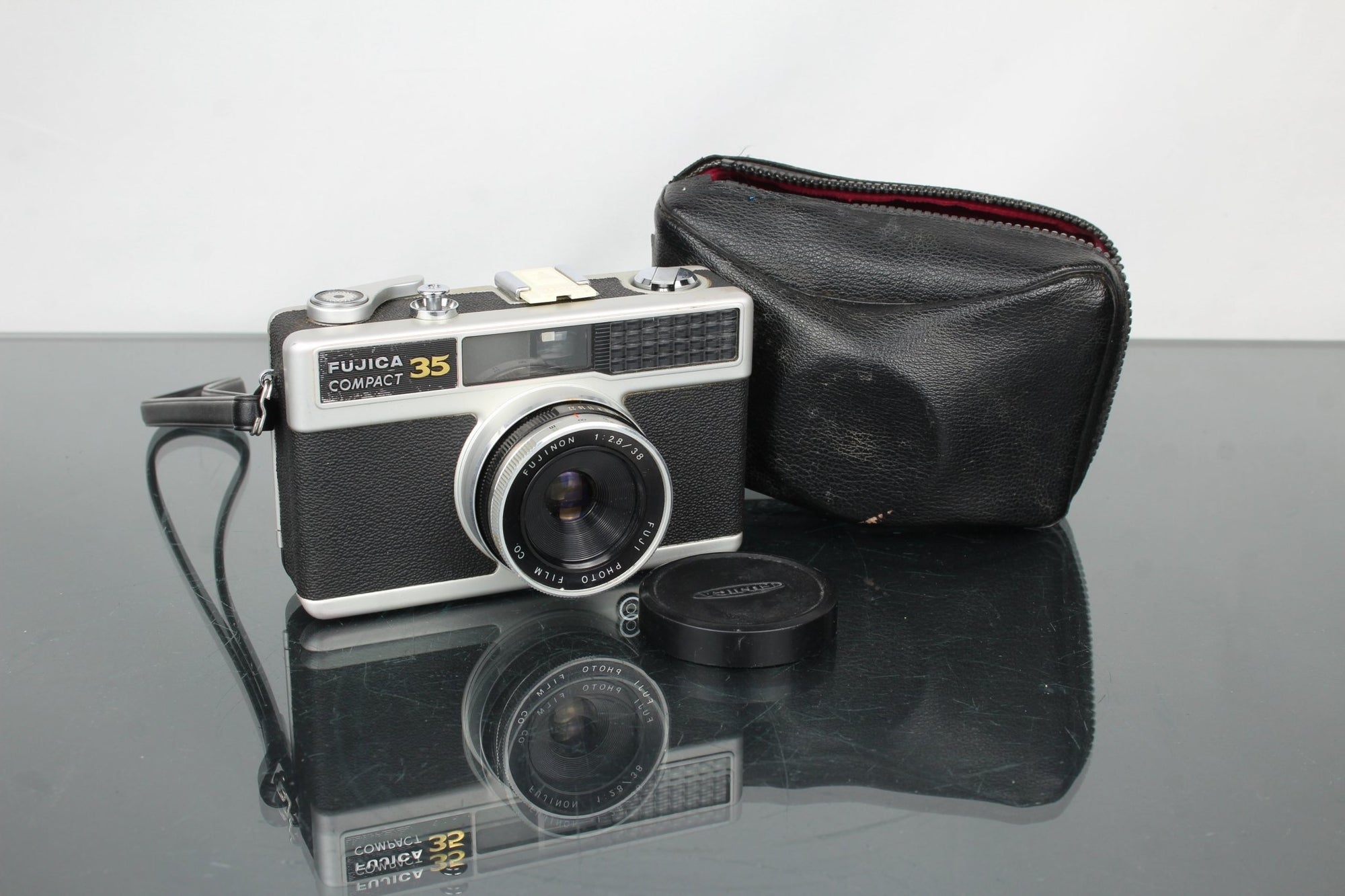 Fujica Compact 35 - Dutch|Thrift