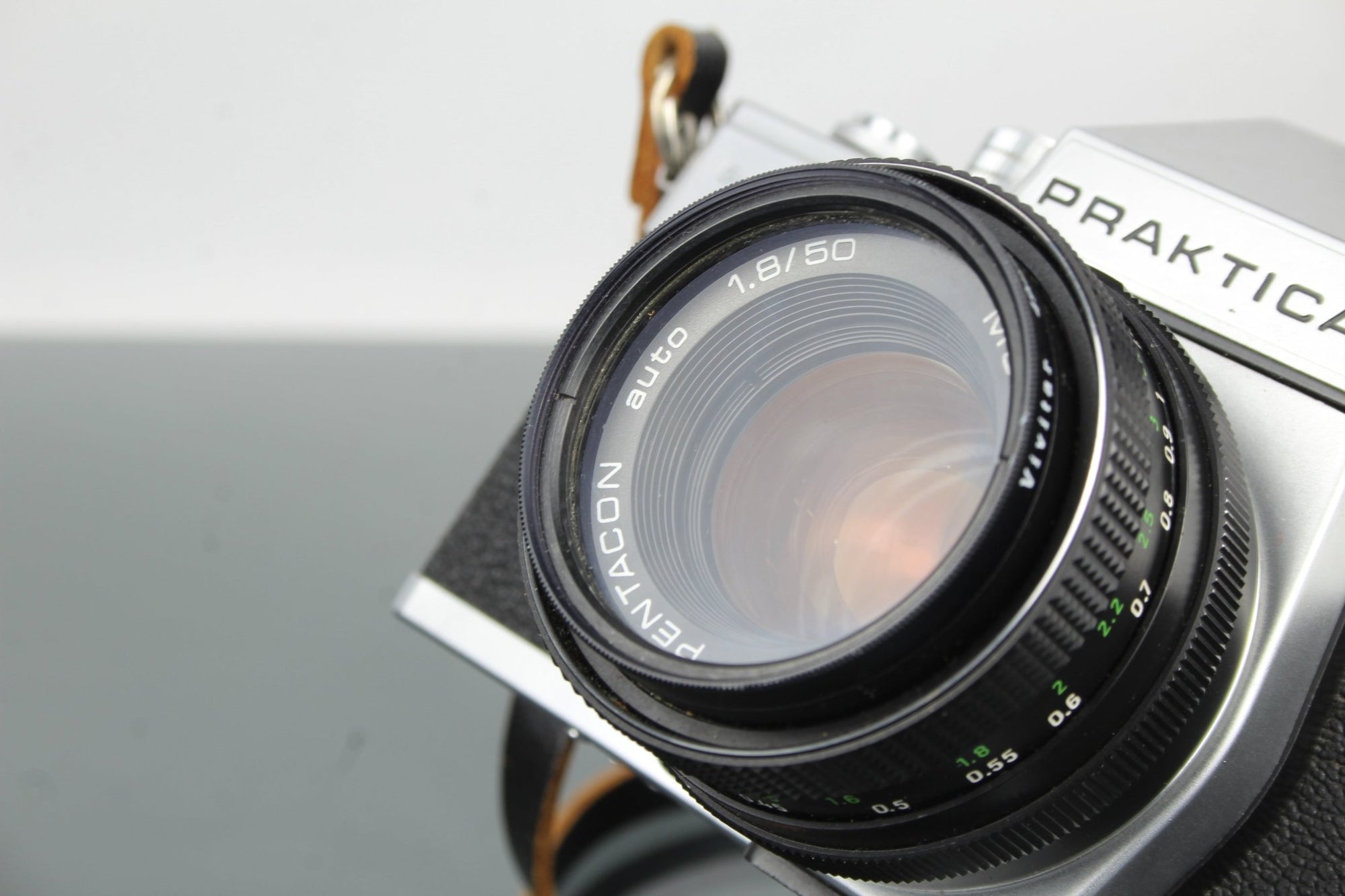 Praktica Super TL3 + 50mm 1.8 Pentacon lens (M42 mount) - Dutch|Thrift
