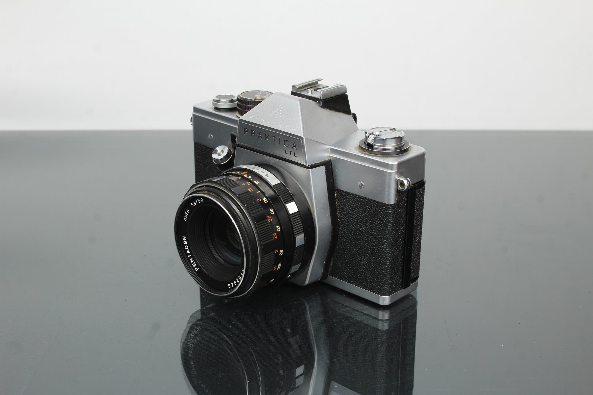 <tc>Praktica</tc> LTL + Pentacon 1.8/50 Linse