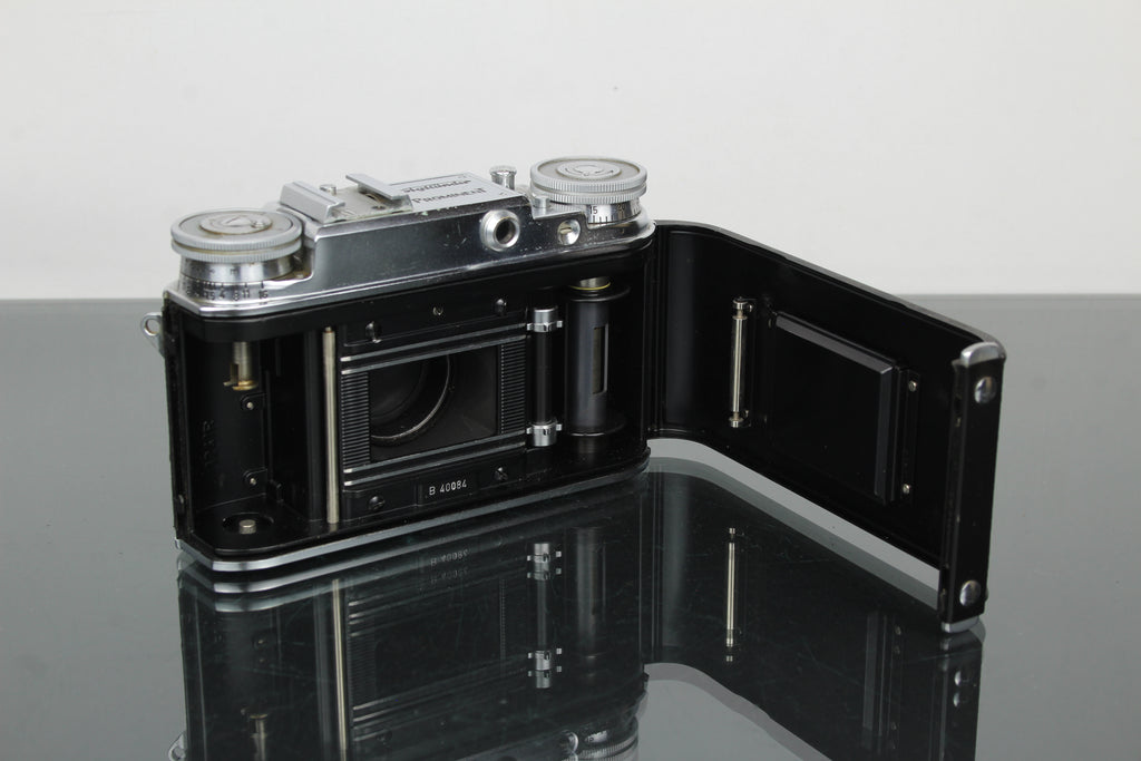 Voigtlander Prominent + 50mm f/1.5 Nokton lens