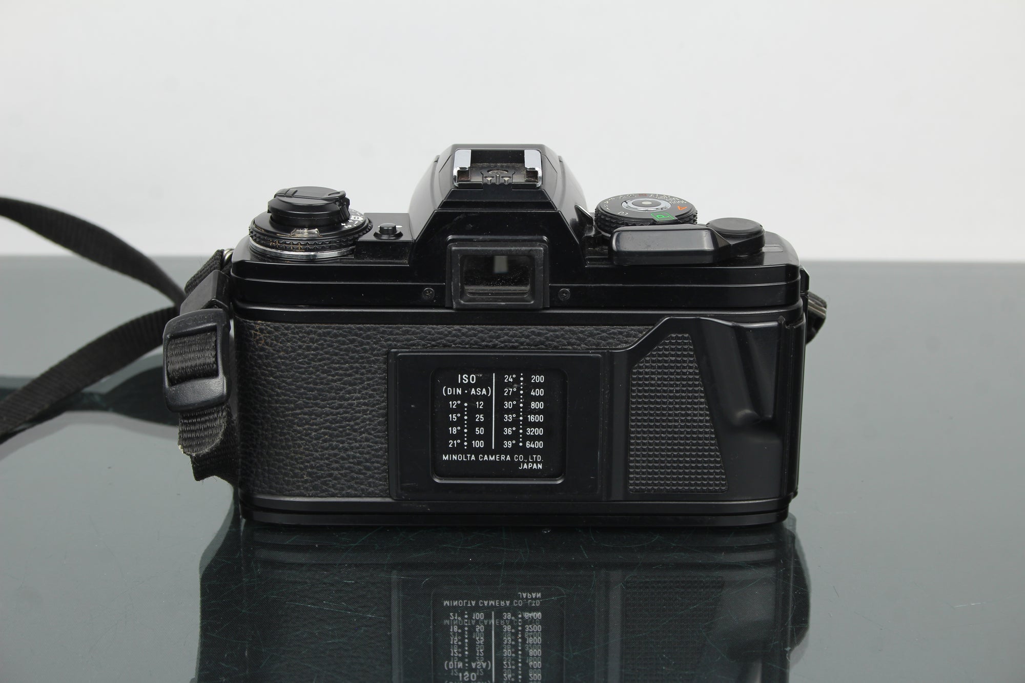 Minolta X-700 + MD 50mm 1:1.7 lens