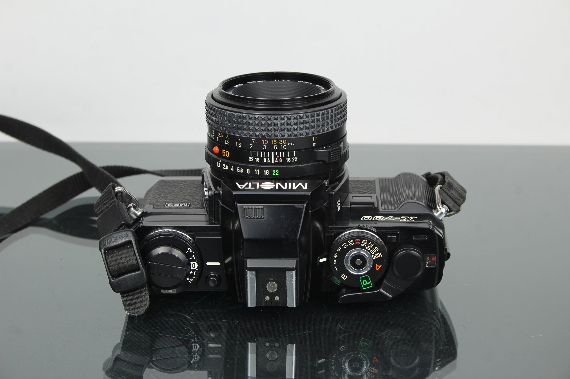 Minolta X-700 + MD 50mm 1:1.7 lens