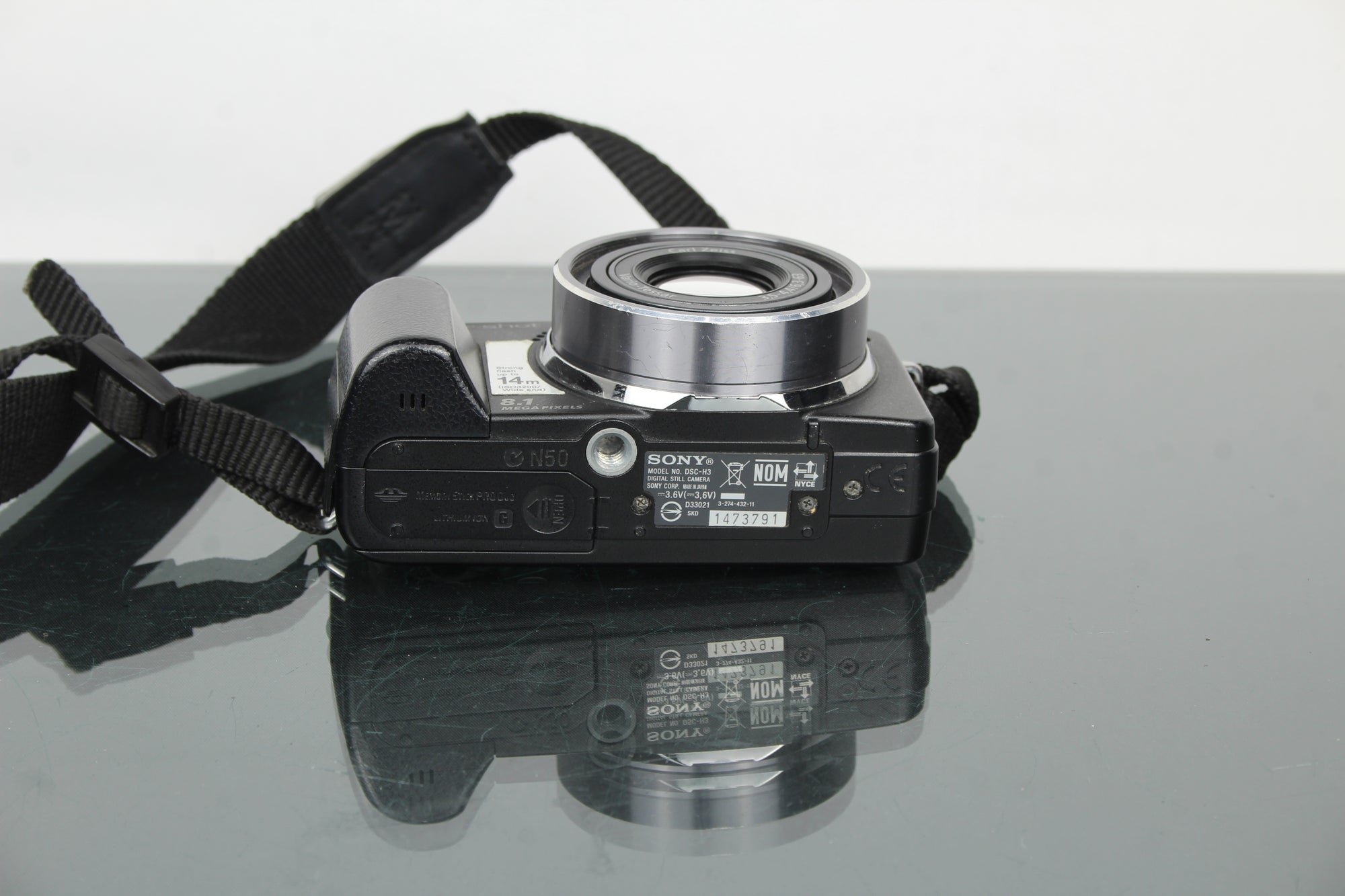 Sony Cyber-shot DSC-H3