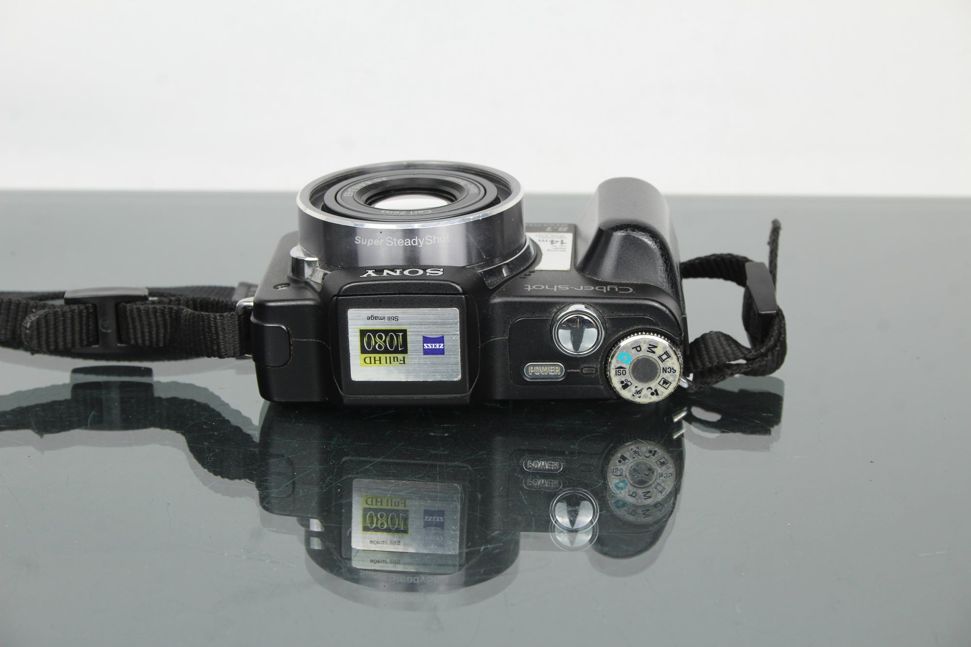 Sony Cyber-shot DSC-H3