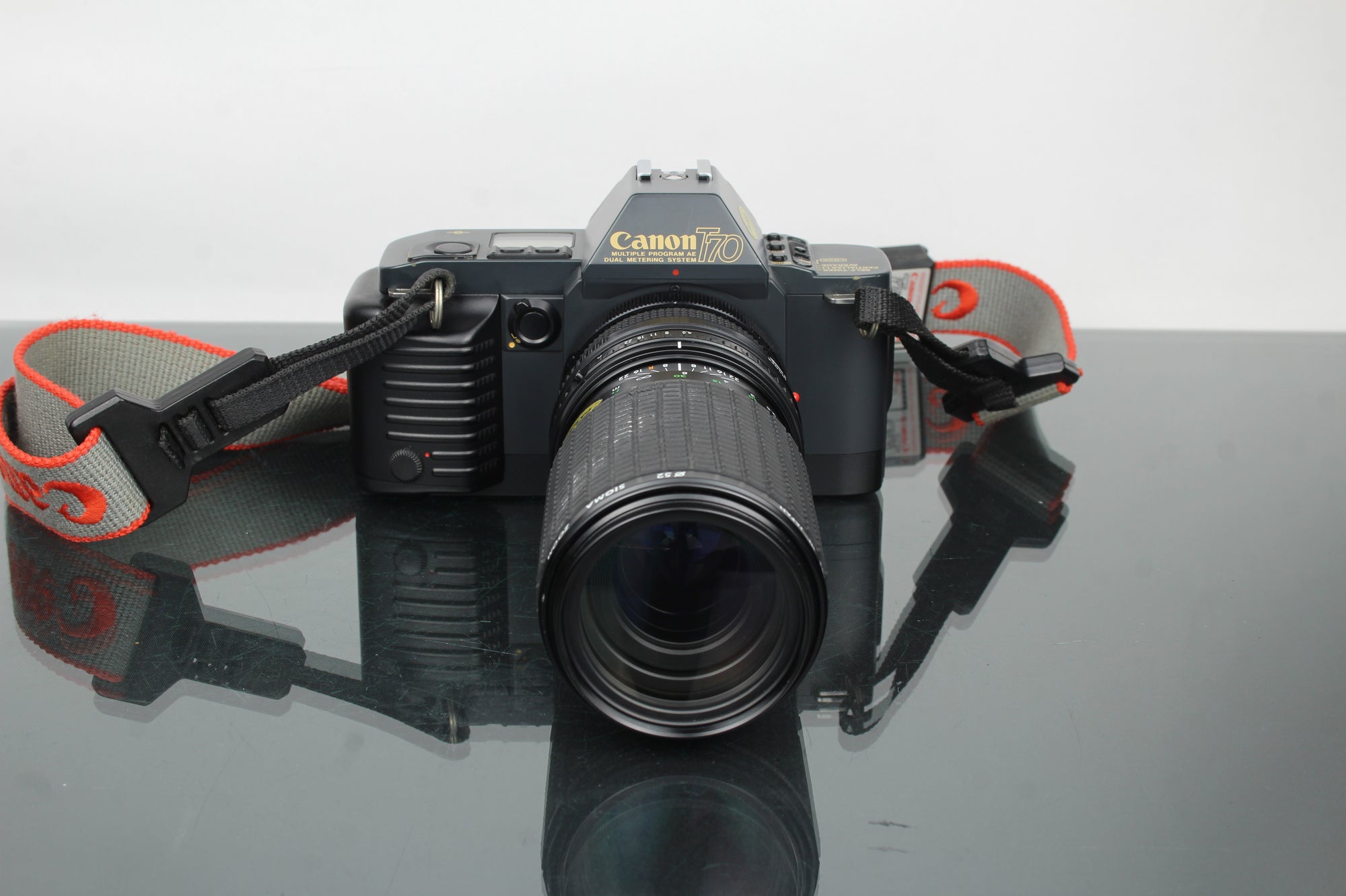 Canon T70 + Sigma 80-200mm f/4.5-5.6 FD objektiv