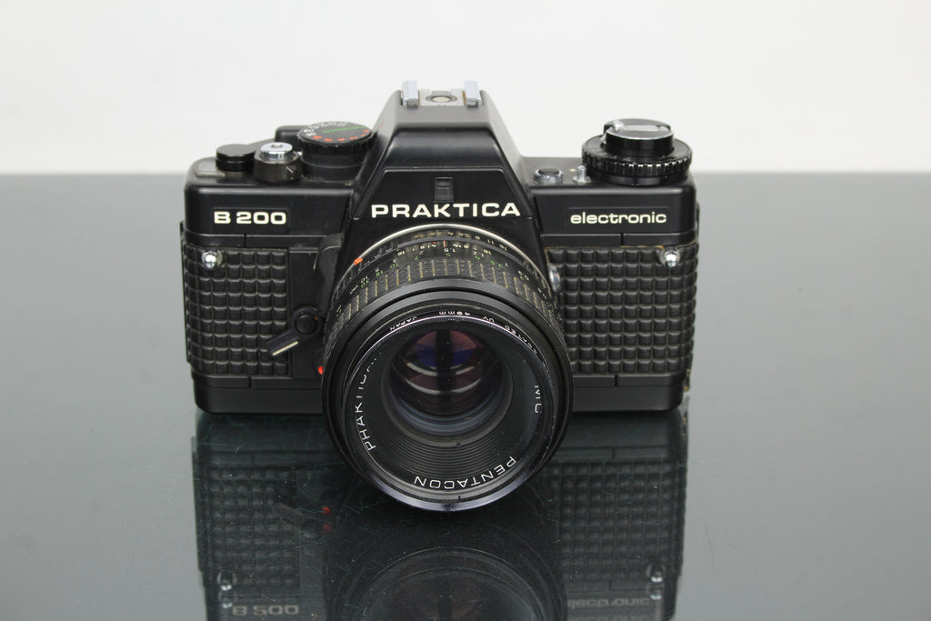 <tc>Praktica</tc> B200 elektronisk +  <tc>Praktica</tc>r 50mm 1.8 linse