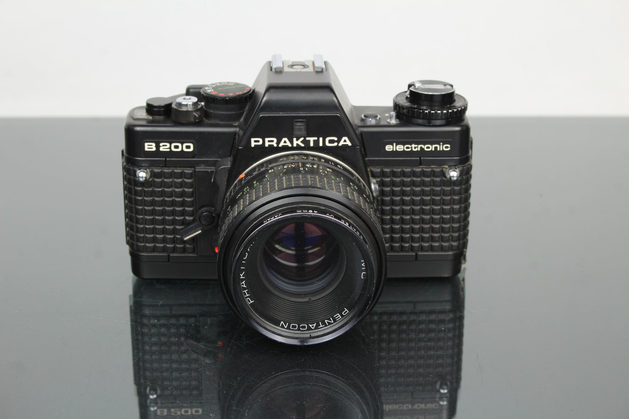 <tc>Praktica</tc> B200 elektronisk +  <tc>Praktica</tc>r 50mm 1.8 linse