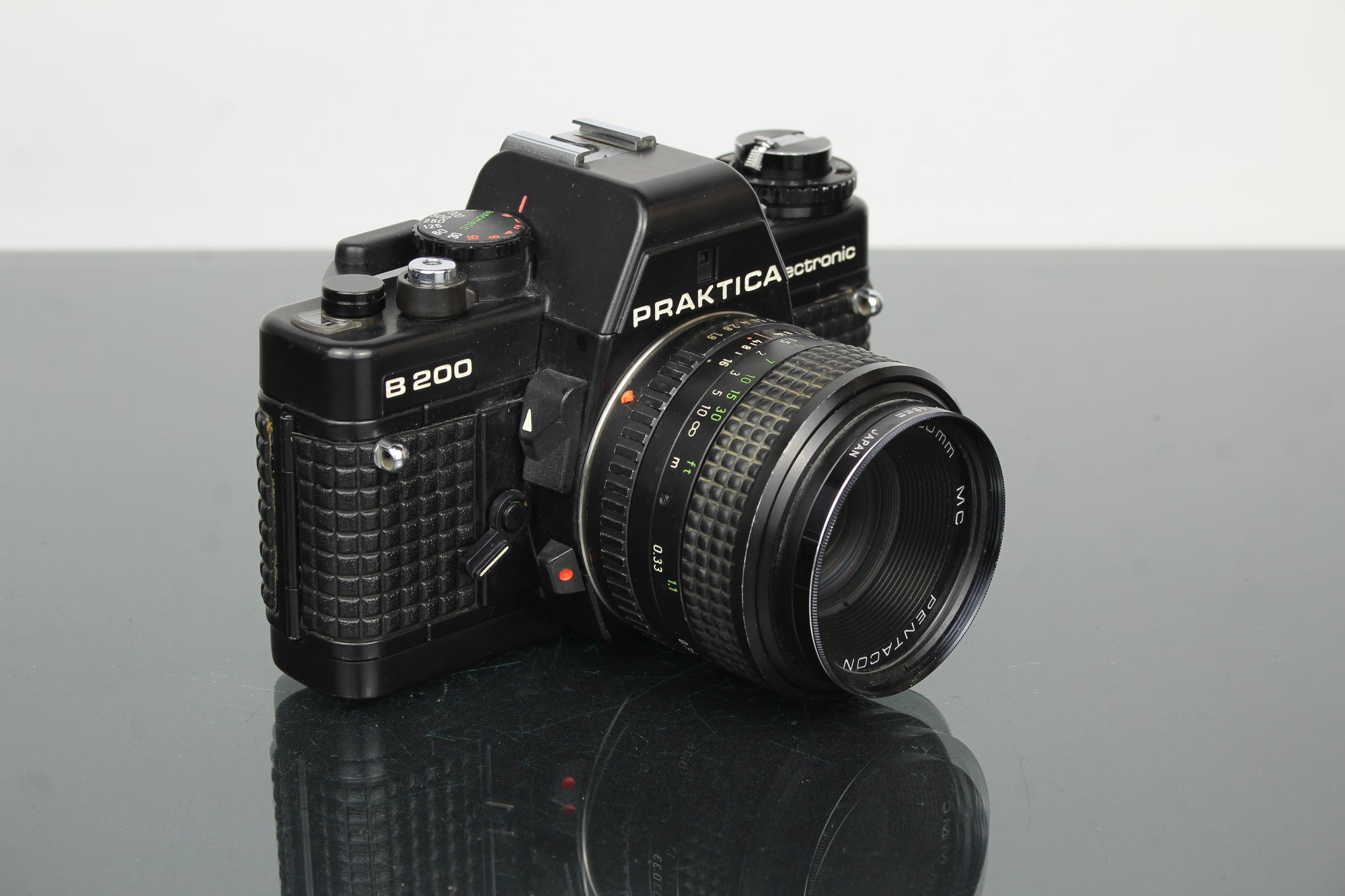<tc>Praktica</tc> B200 elektronisk +  <tc>Praktica</tc>r 50mm 1.8 linse