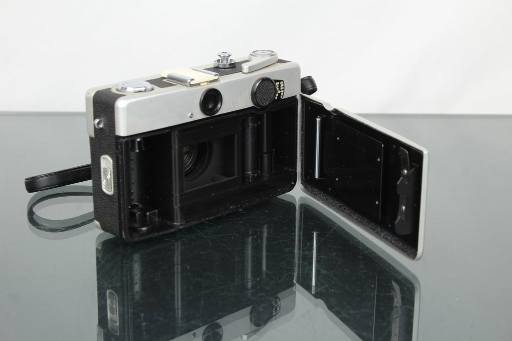 Fujica Compact 35 - Dutch|Thrift