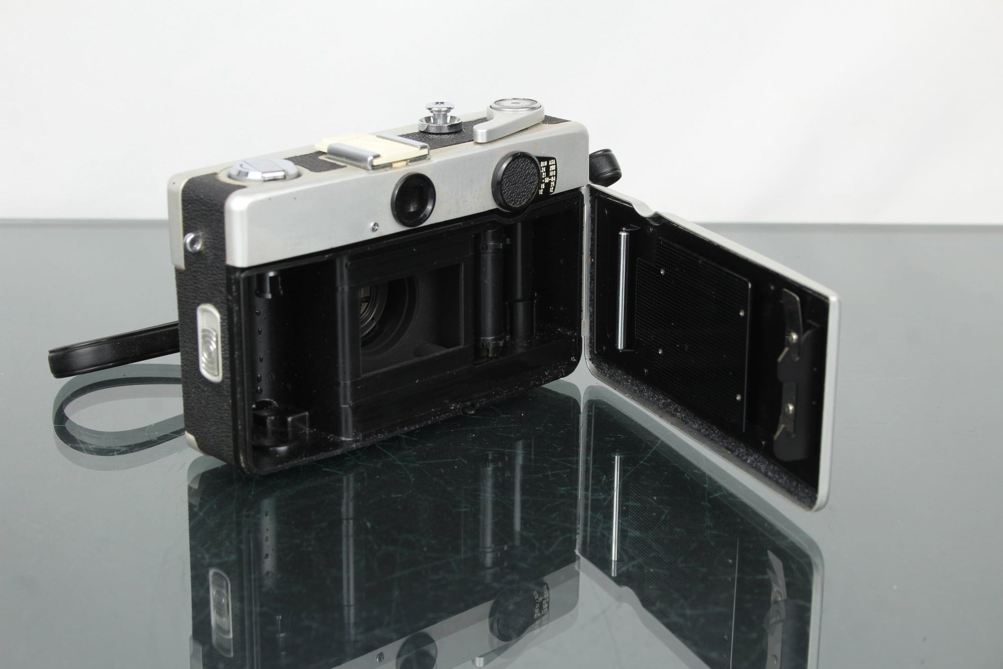 Fujica Compact 35 - Dutch|Thrift
