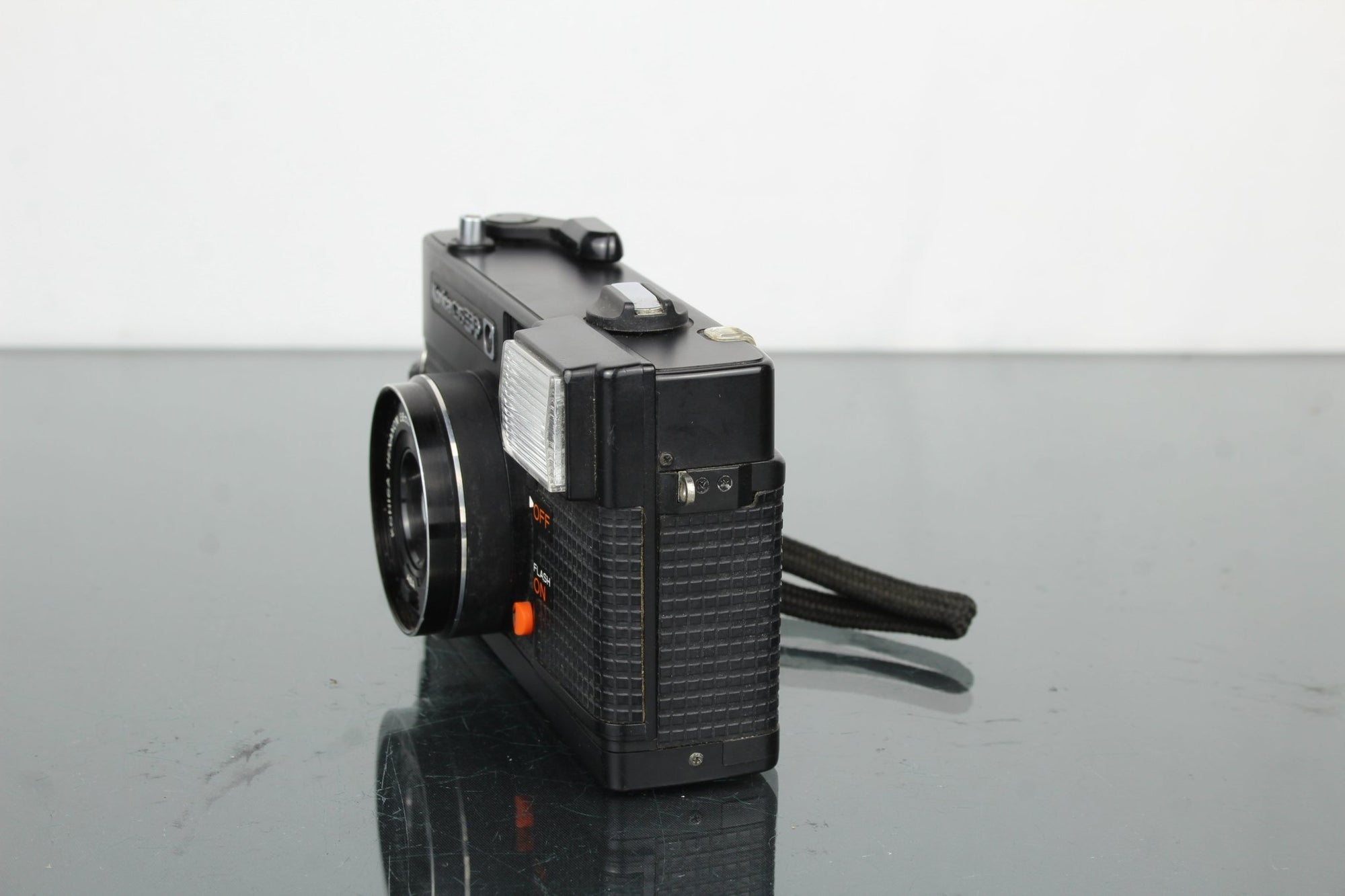 Konica C35 EF P - Dutch|Thrift