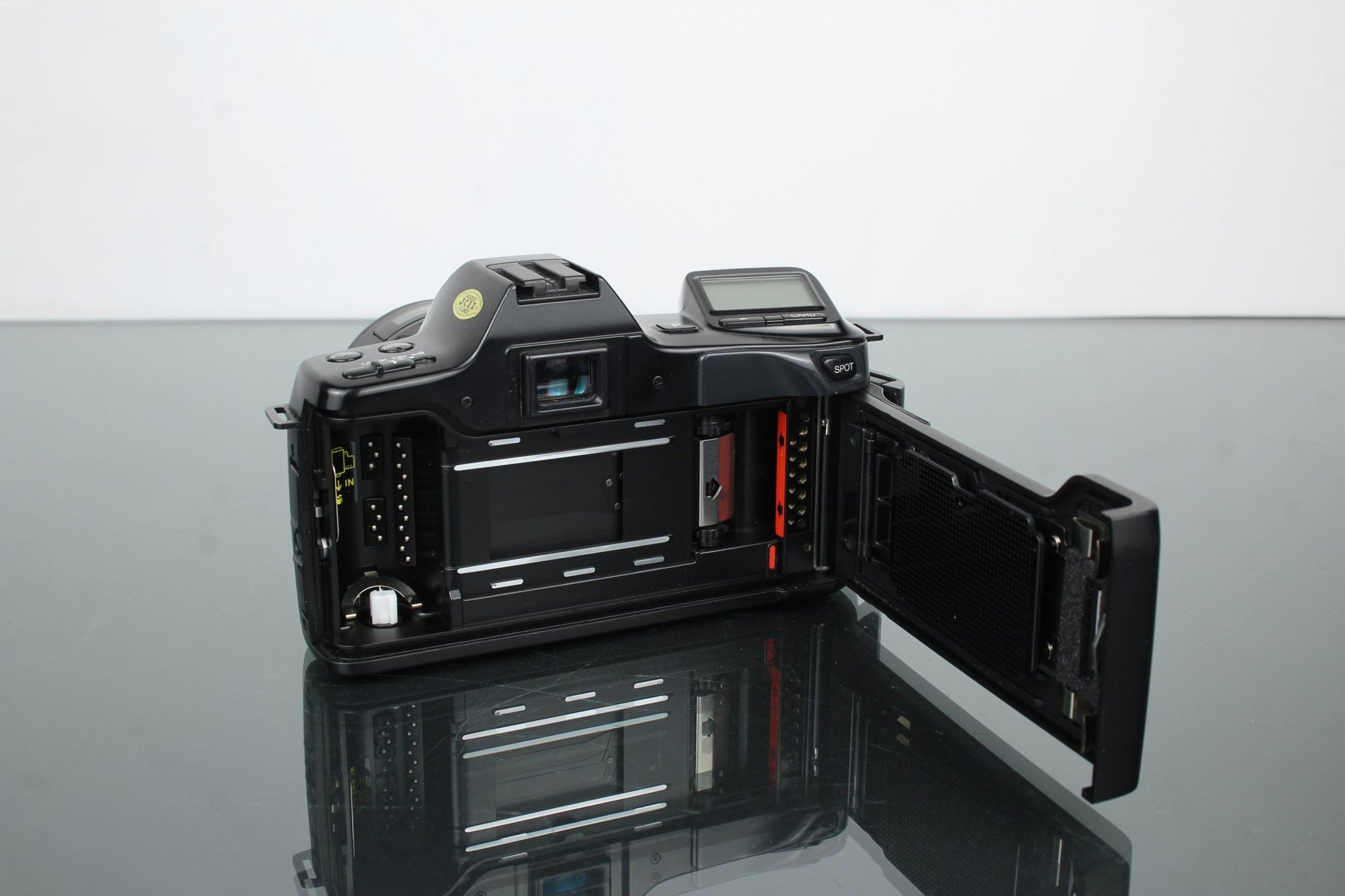 Minolta dynax 7000i + 35 - 105mm 1:3.5 - 4.5 lens - Dutch|Thrift
