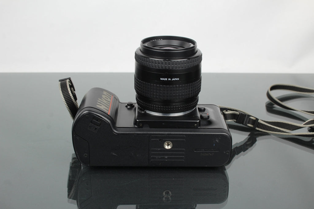 Nikon AF F - 401S + 35 - 70mm 1:3.3 - 4.5 Nikon F - mount lens - Dutch|Thrift