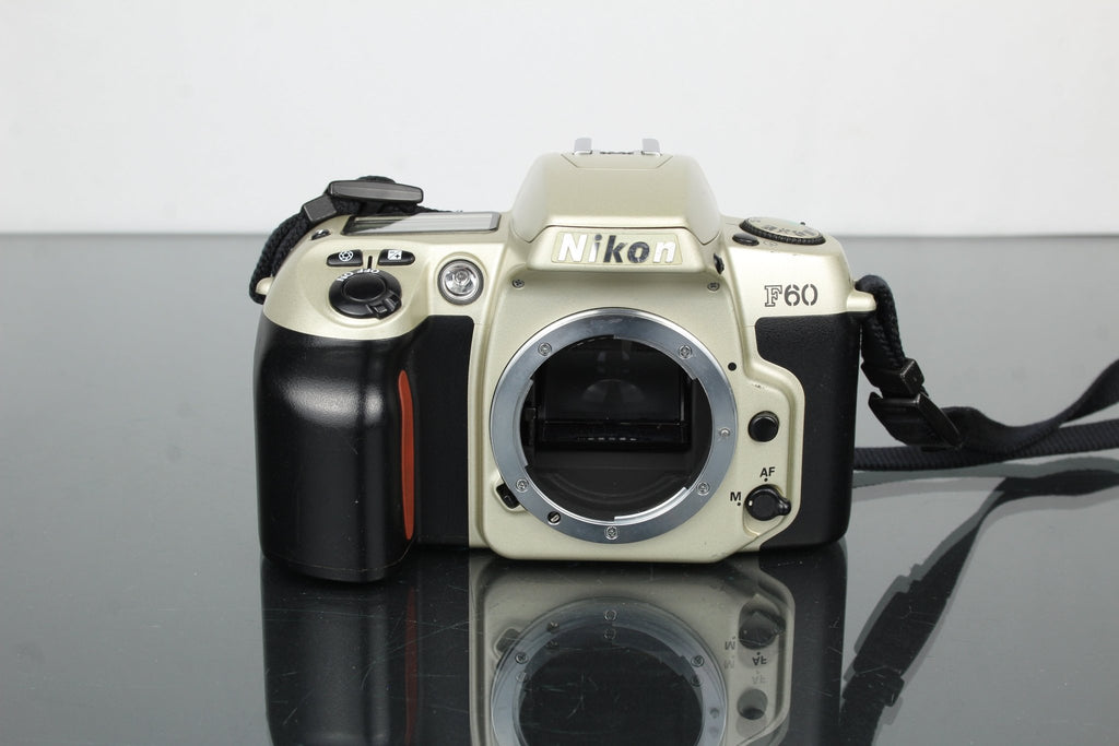 Nikon F60 - Dutch|Thrift