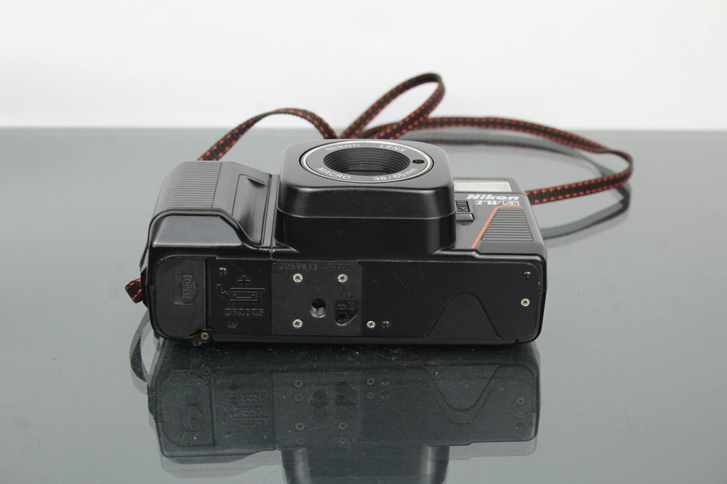 Nikon L35 TW af - Dutch|Thrift
