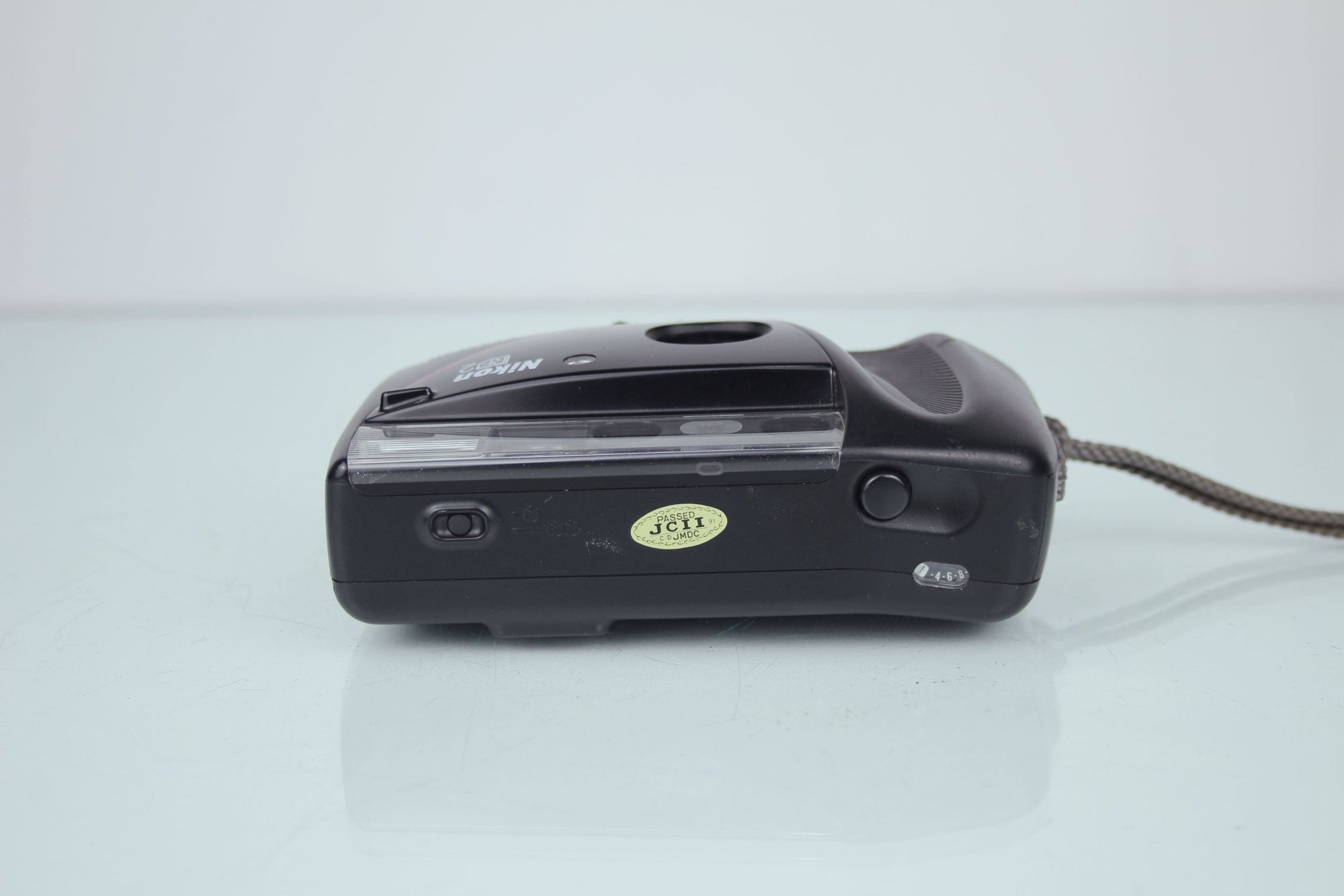 Nikon RF 2 - Dutch|Thrift