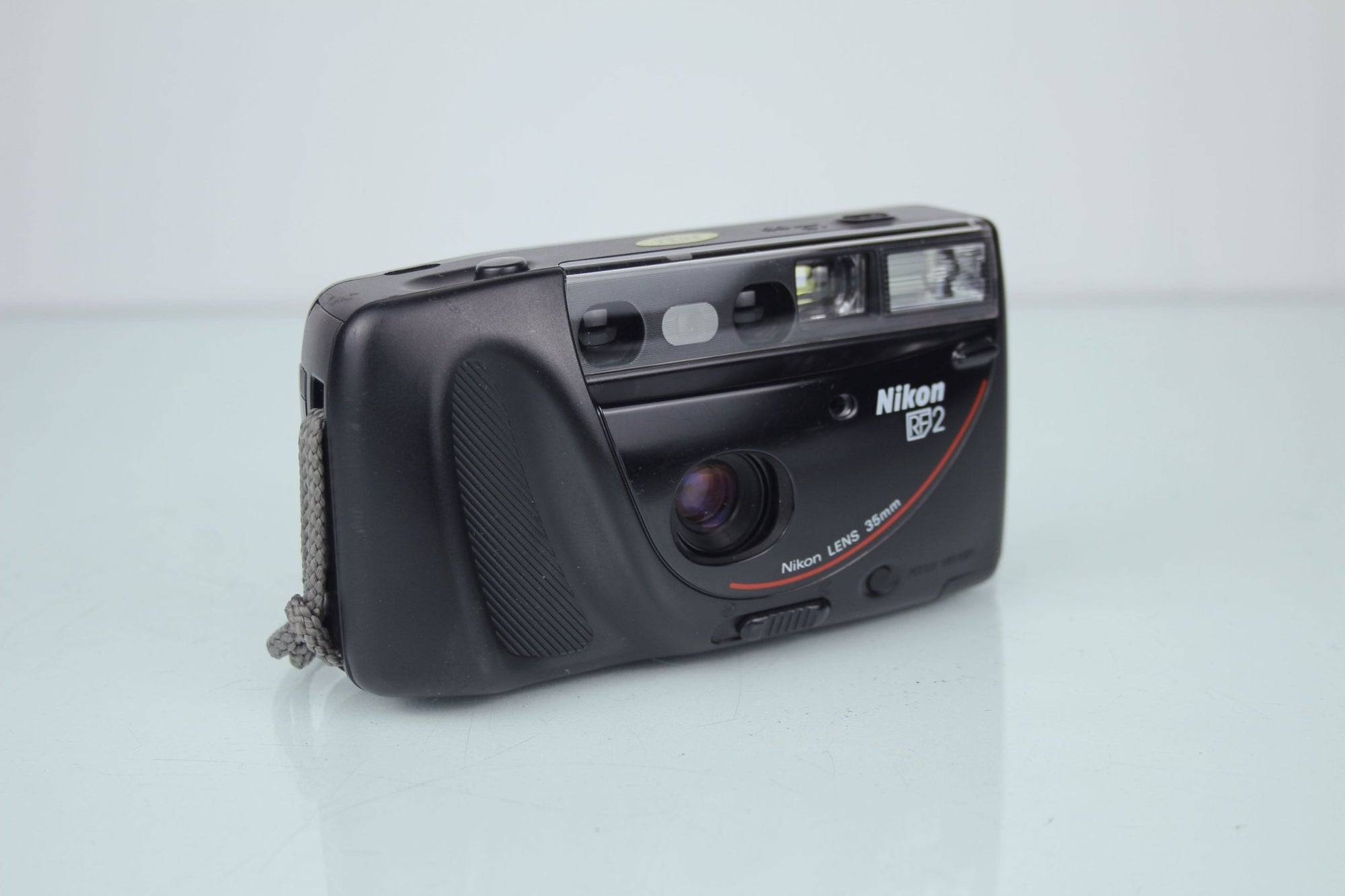 Nikon RF 2 - Dutch|Thrift