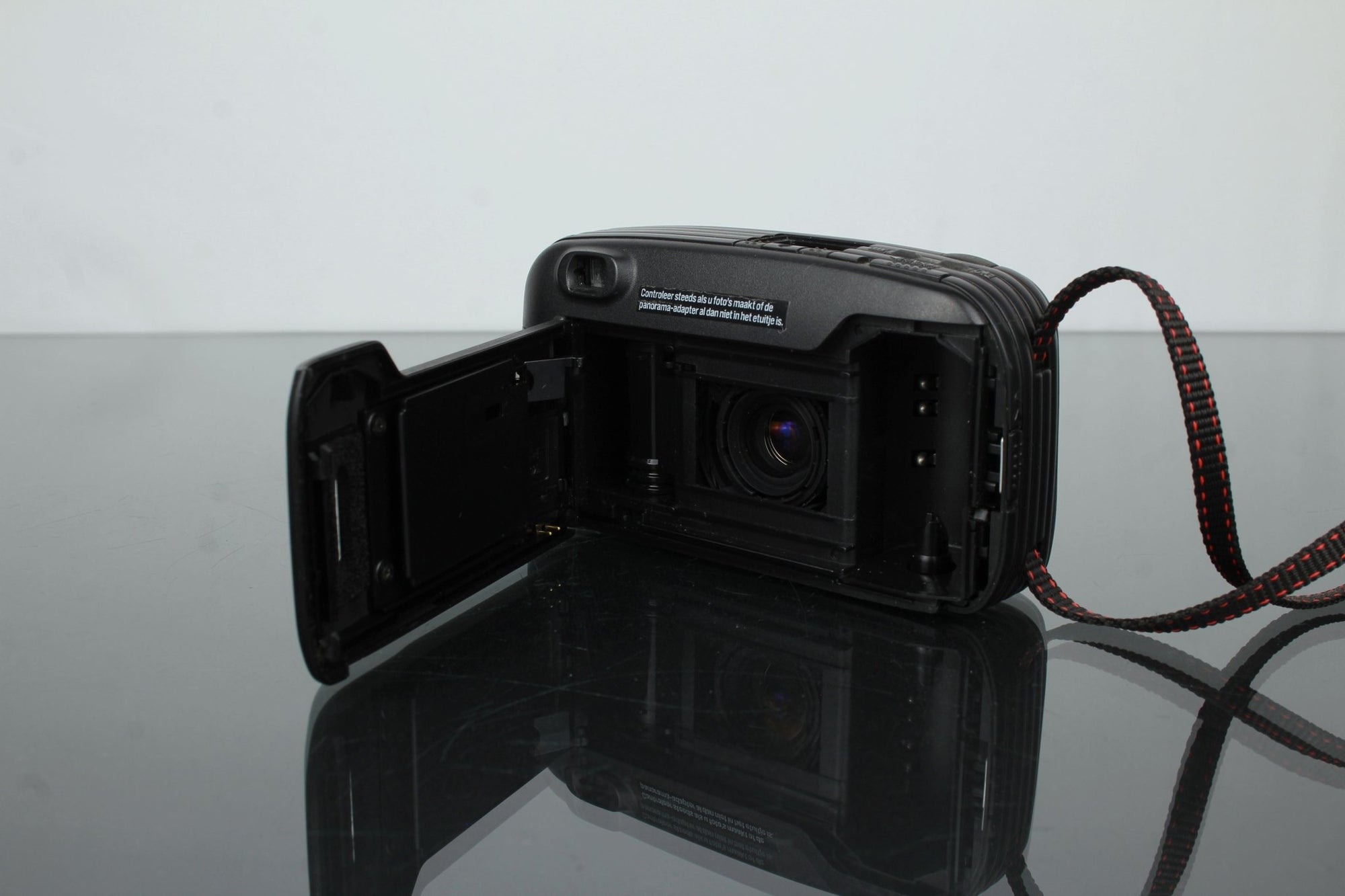 Nikon Zoom 100AF - Dutch|Thrift