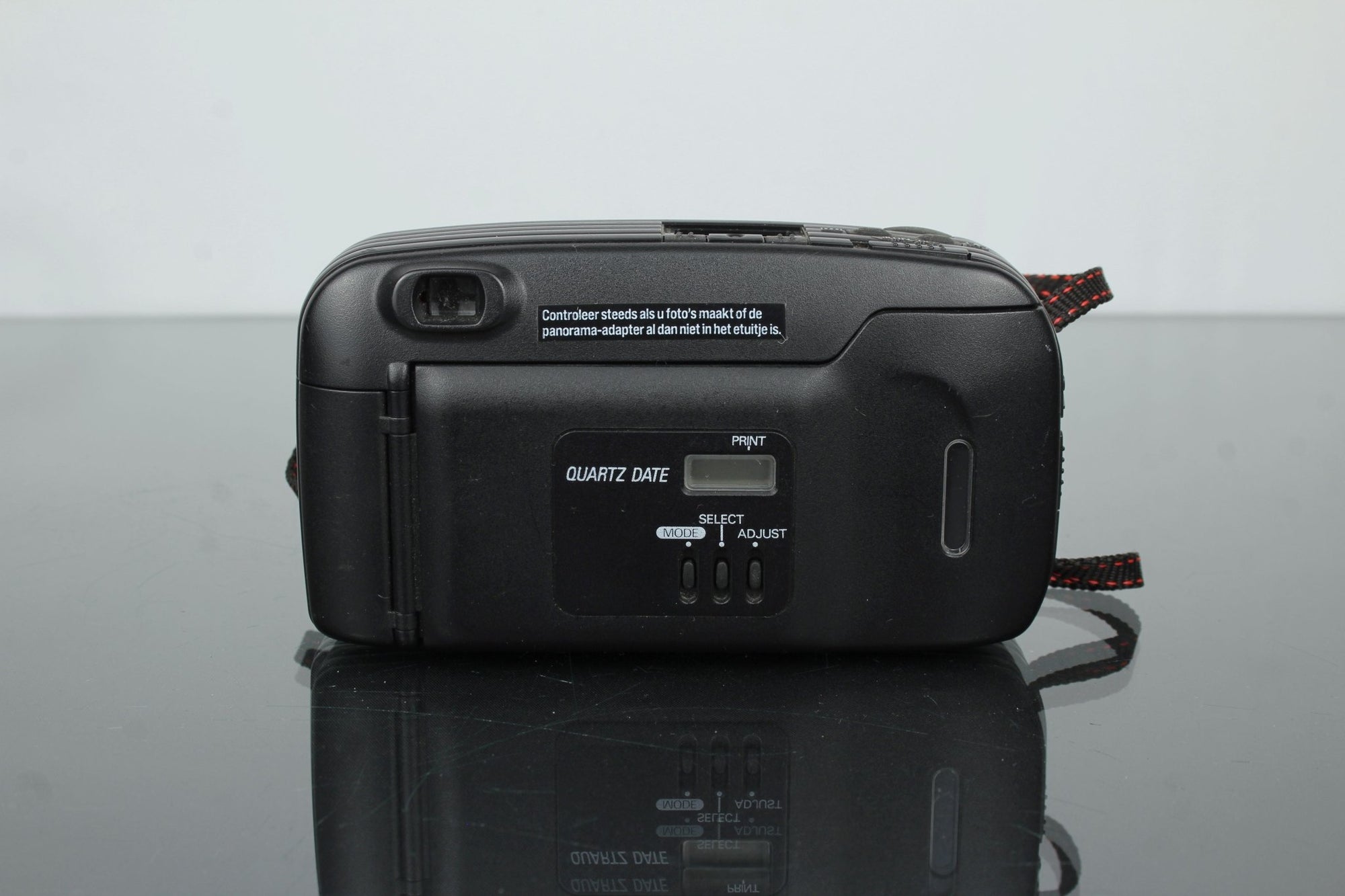 Nikon Zoom 100AF - Dutch|Thrift