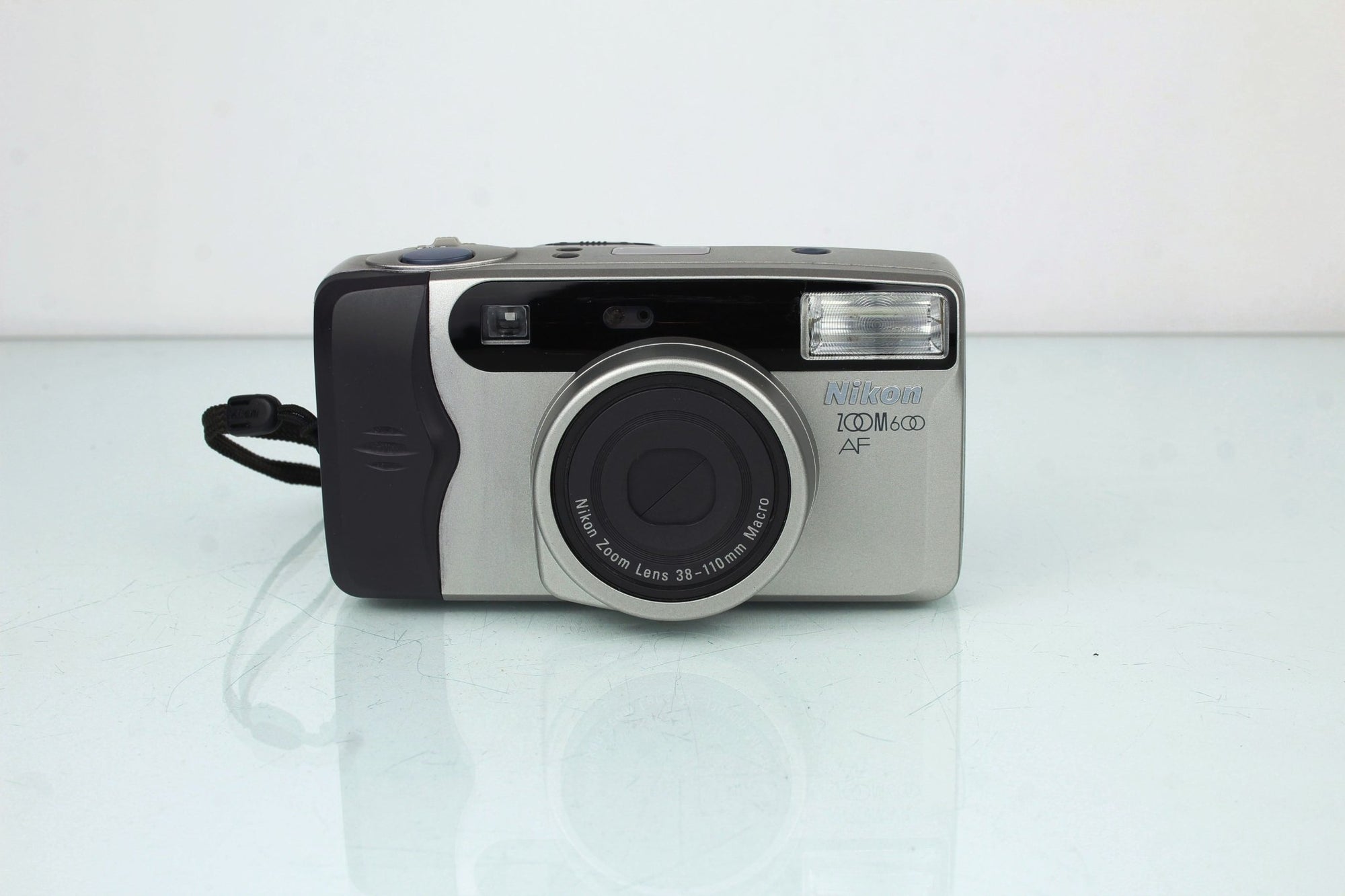 Nikon Zoom600 AF - Dutch|Thrift