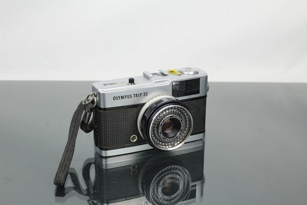 Olympus Trip 35 - Dutch|Thrift