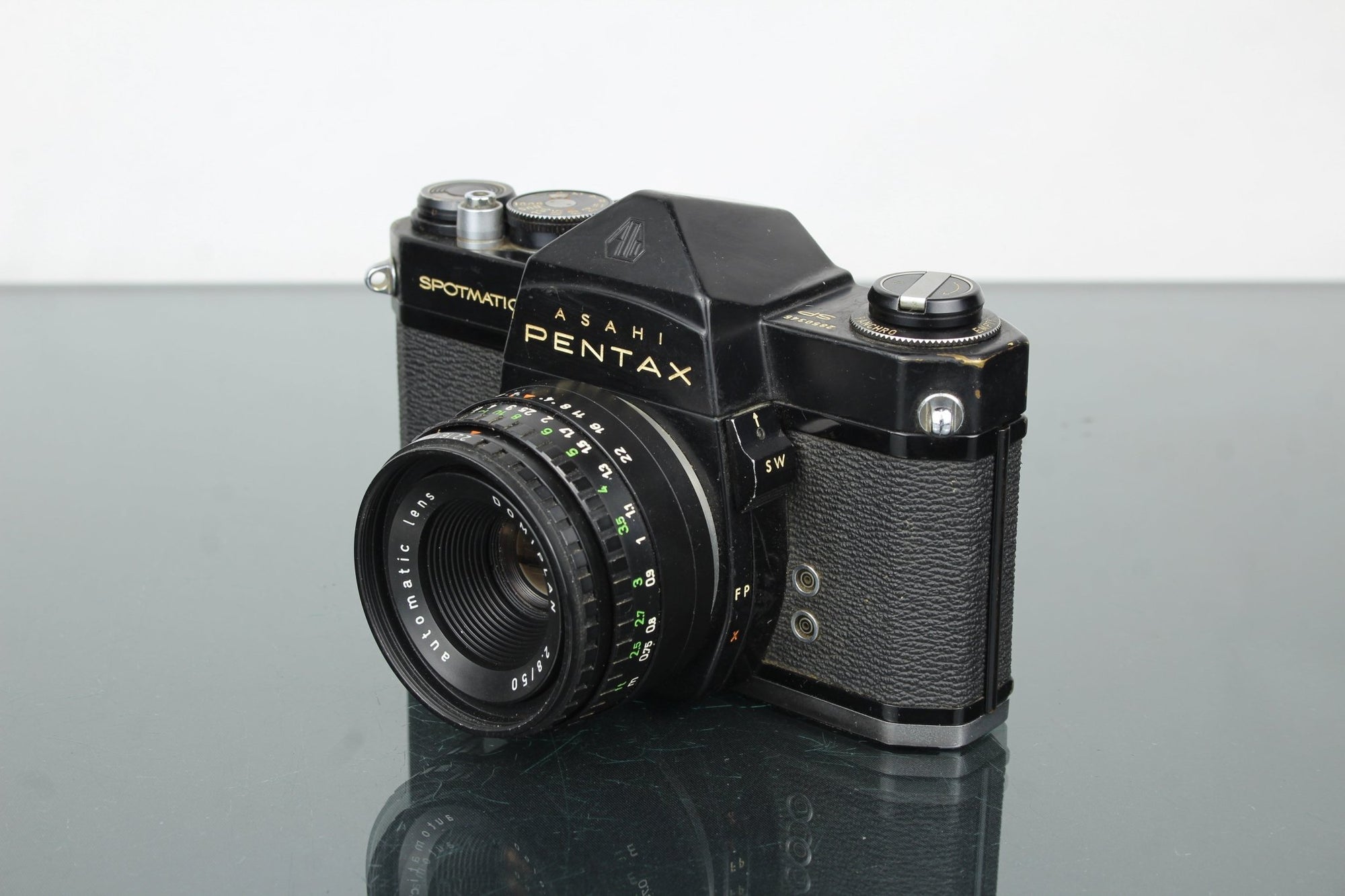 Pentax Spotmatic + Domiplan 28/50 - Dutch|Thrift