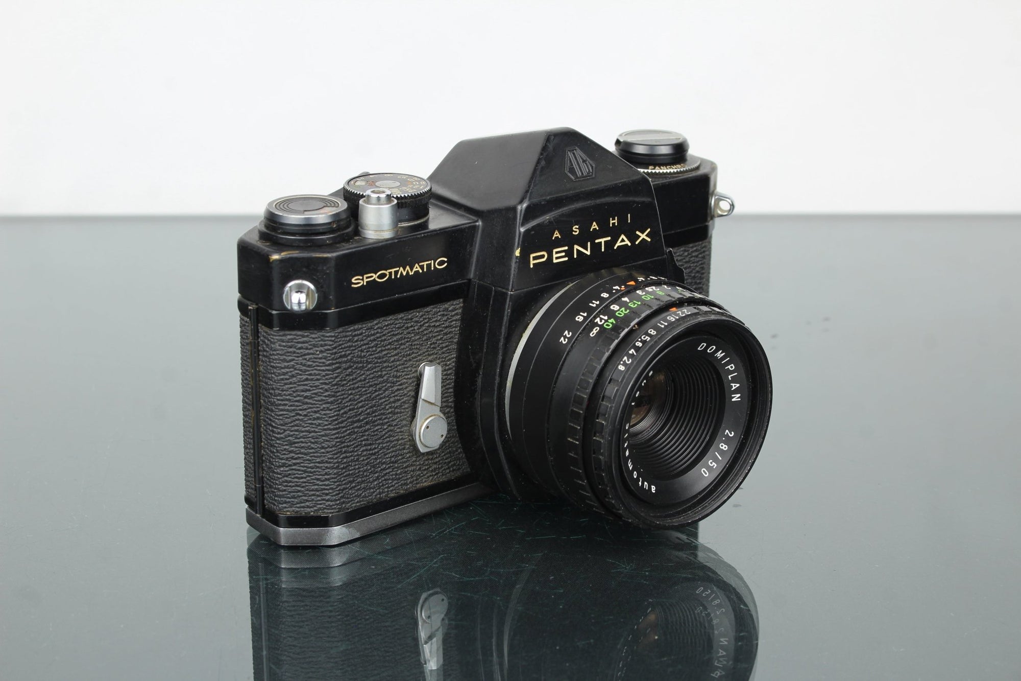 Pentax Spotmatic + Domiplan 28/50 - Dutch|Thrift