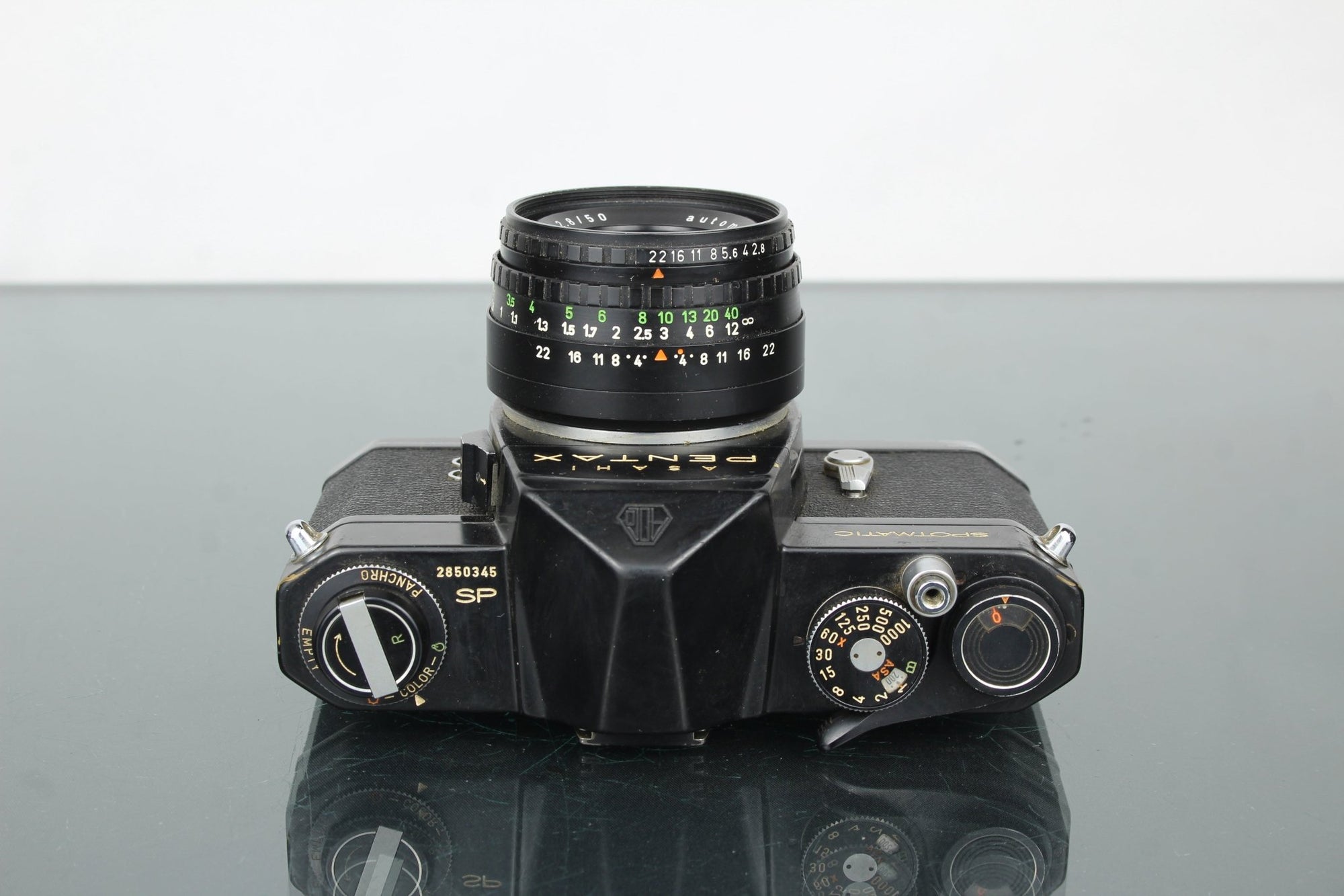 Pentax Spotmatic + Domiplan 28/50 - Dutch|Thrift