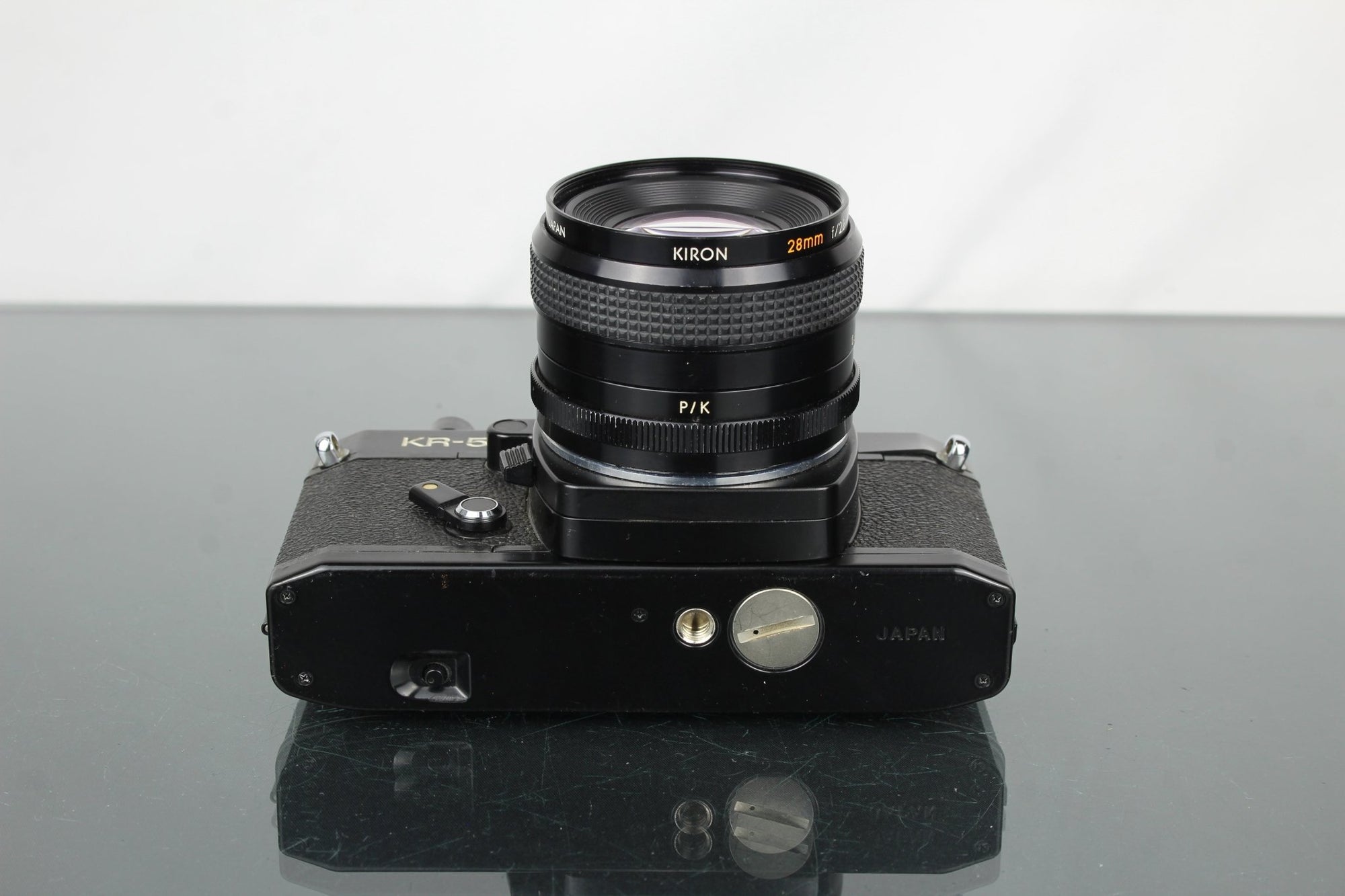 Ricoh KR - 5 + Kiron 28mm f/2.8 lens - Dutch|Thrift