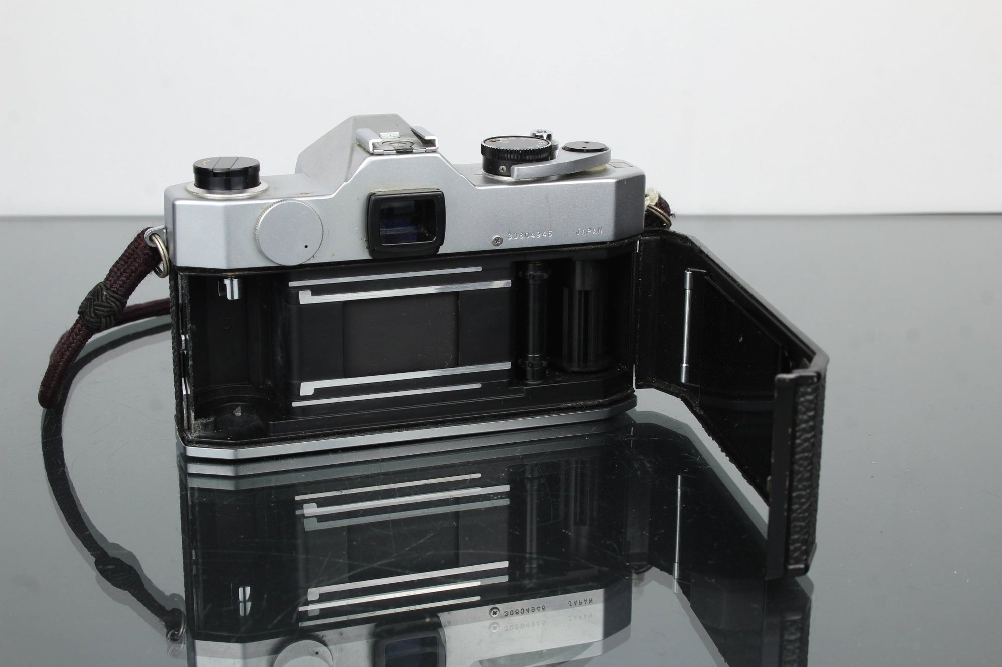 Yashica TL - electro + 50mm 1:1.9 Yashica lens - Dutch|Thrift